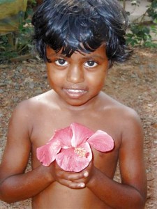 Delphintherapie Zentrum Marmaris unterstützt Organisation zur Hilfe behinderter Kinder in Sri Lanka